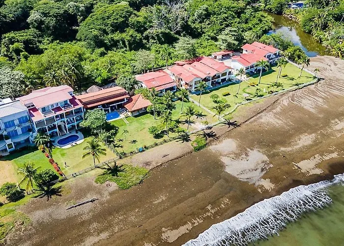 Holiday home Beachfront Hideaway With Pool & Ocean Views