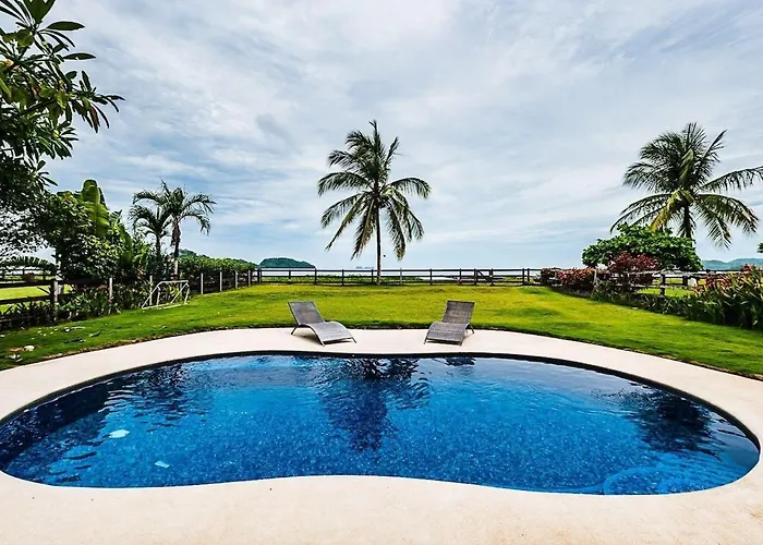 Holiday home Beachfront Hideaway With Pool & Ocean Views *